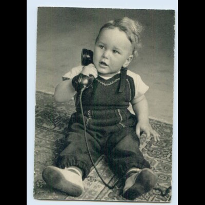 X1R79/ Kleiner Junge telefoniert Telefon AK ca.1960