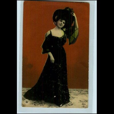 Y4321/ Hübsche junge Frau, schöne Kleidung NPG Foto AK 1906