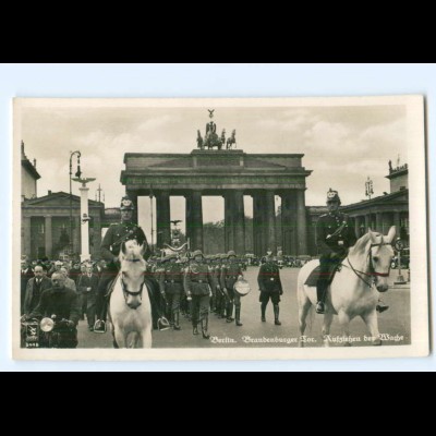 U676/ Berlin Aufziehen der Wache, Soldaten, Brandenburger Tor, Foto AK ca.1938
