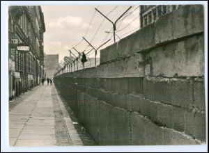 XX01188/ berlin Mauer in Kreuzberg Zonengrenze AK ca.1965