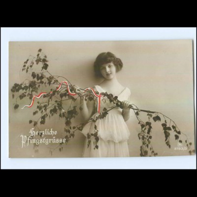 Y12131/ Pfingsten hübsches Mädchen Foto AK 1916 