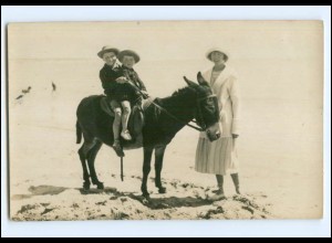 Y15838/ Mutter und Kinder mit Esel am Strand Foto AK ca.1925