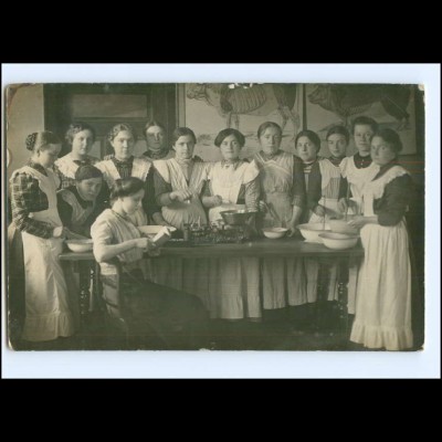 V019/ Haushaltungsschule Küche Kochen Waage schöne Foto AK ca.1912