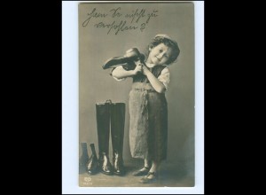 Y16063/ Kind als Schuhmacher Schuster Schuhe Foto AK 1912