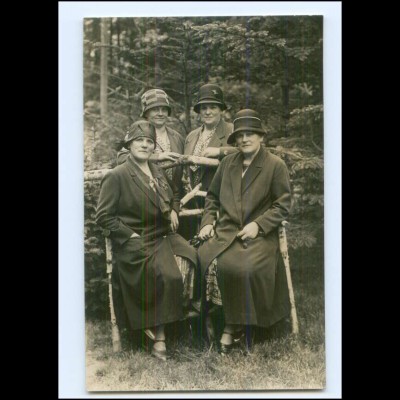 Y24518/ 4 Frauen mit Hut Foto AK 1930