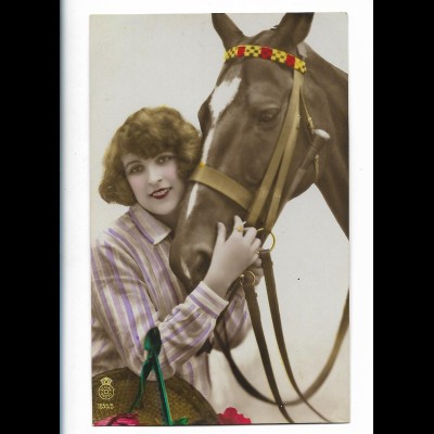 V5341/ Junge Frau mit Pferd schöne Foto AK 1926