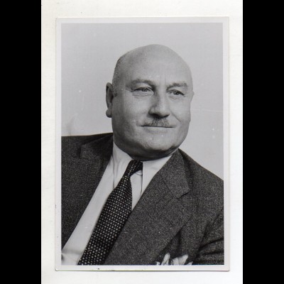 Y14971/ Staatssekretär Heinrich Krehle (CSU) im Arbeitsministerium Foto ca.1948 