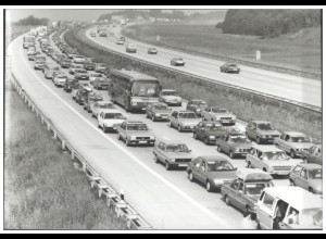 C5728/ Autobahn Stau Autos Foto 21 x 15 cm 70er Jahre 