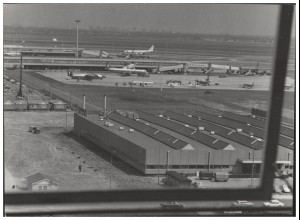 C5509/ Flughafen Amsterdam Schipohl Foto 21,5 x 16 cm 70er Jahre