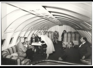 C5562/ Flugzeug 1. Klasse Stewardess Foto 21x15 cm 70er Jahre