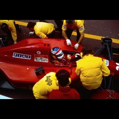 Dia0009/ DIA Foto Jean Alesi auf Ferrari Formel 1 1990 Autorennen Rennwagen