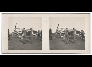 Y28383/ Stereofoto Flugzeuge Jagdmaschinen werden betankt 1942