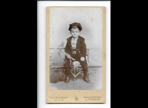 Y21227/ CDV Foto kleiner Junge mit Trompete Atelier Schmidt, Sonderborg ca.1900