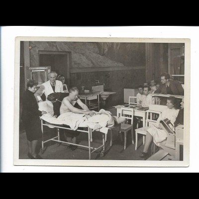 Y23507/ Medizinstudenten Krankenhaus Foto 12 x 9 cm 40er Jahre