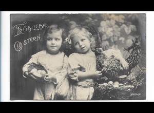 Y23573/ Ostern Mädchen mit Huhn Foto AK 1907
