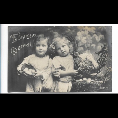 Y23573/ Ostern Mädchen mit Huhn Foto AK 1907