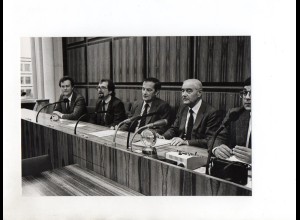 F5936/ Flick-Affäre Pressekonferenz Lambsdorff-Prozeß Staatsanwälte Foto